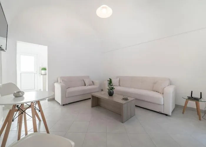 Yann House 易莫洛林