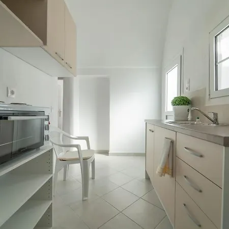 Yann House Imerovigli (Santorini)